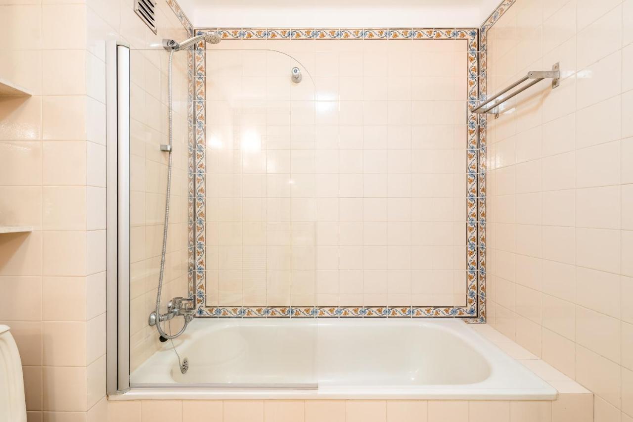 カルカヴェロスGuestready - Minimalist Downtown Apt With Terraceアパートメント エクステリア 写真